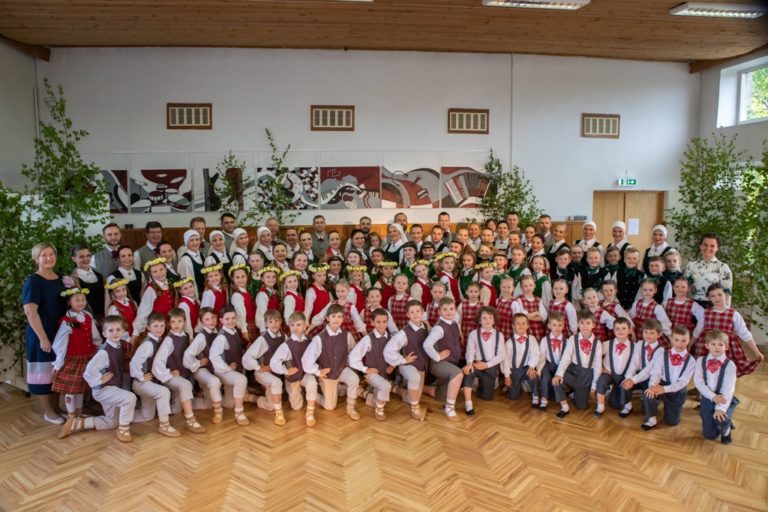 2019.05.17 – VPDK Krustu šķērsu koncerts _ Es gribu būt dzīves vidū 003