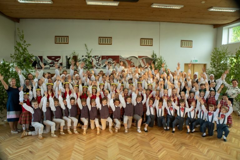 2019.05.17 – VPDK Krustu šķērsu koncerts _ Es gribu būt dzīves vidū 004