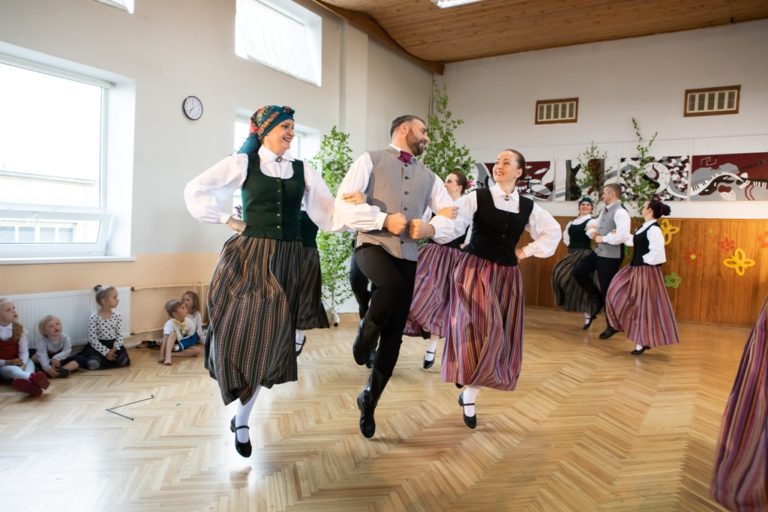 2019.05.17 – VPDK Krustu šķērsu koncerts _ Es gribu būt dzīves vidū 054